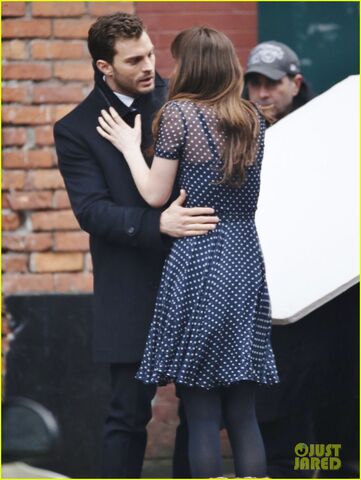 File:Fifty-shades-darker-set-photo-38.jpg