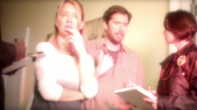 File:2x01 46 Elizabeth, David.jpg