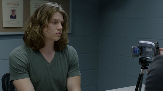File:1x02 48 Max.jpg