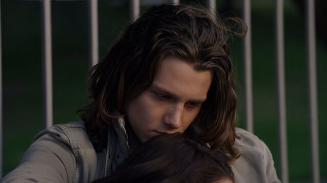 File:1x01 49 Max, Carter.jpg