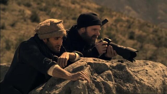File:1x20 Kahmir and Aaron Watch.jpg