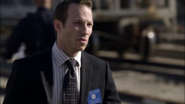 File:1x11 Martin Dewey.jpg