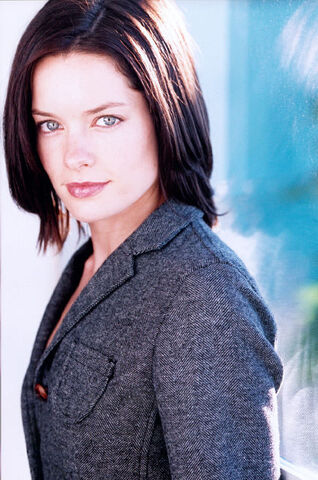 File:Gina Holden01.jpg