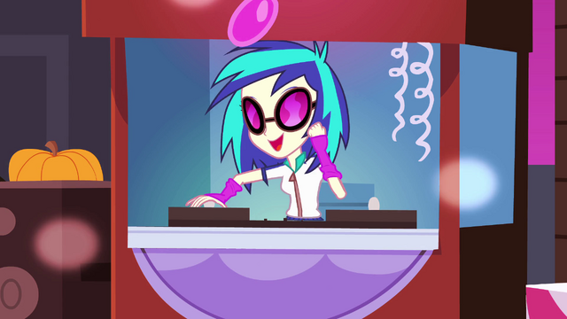 File:DJ Pon3 DJing EG.png