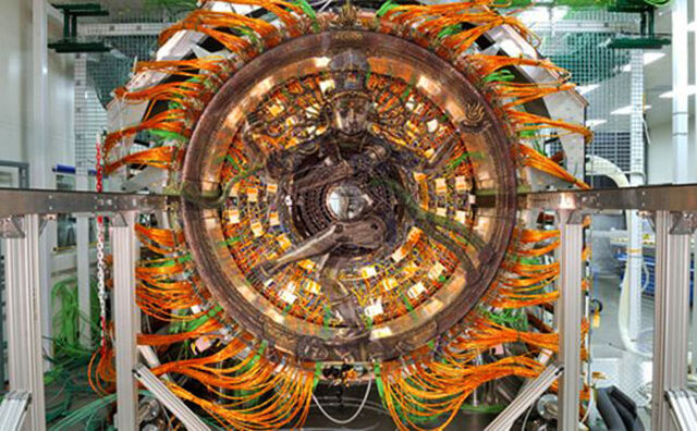 File:Colisionadorhadrones36 17.jpg