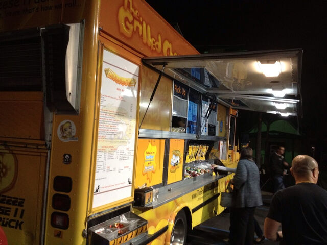 File:GrilledCheeseTruck3.jpg