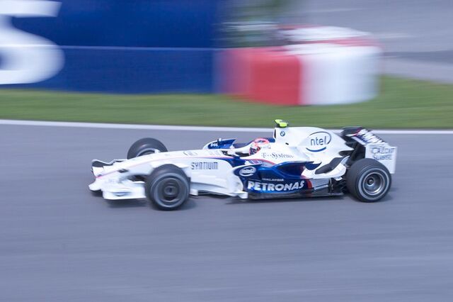 Archivo:Robert Kubica in Montreal.jpg