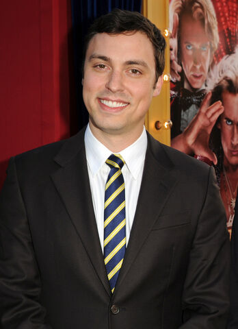 File:John+Francis+Daley+Red+Carpet+Arrivals+Burt-01.jpg