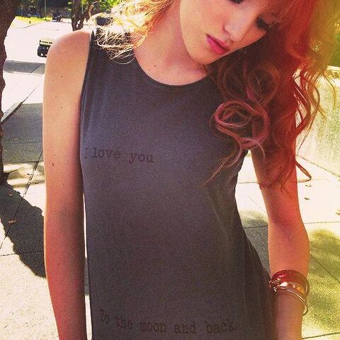File:Bella-thorne-1loveyoutanktop.jpg