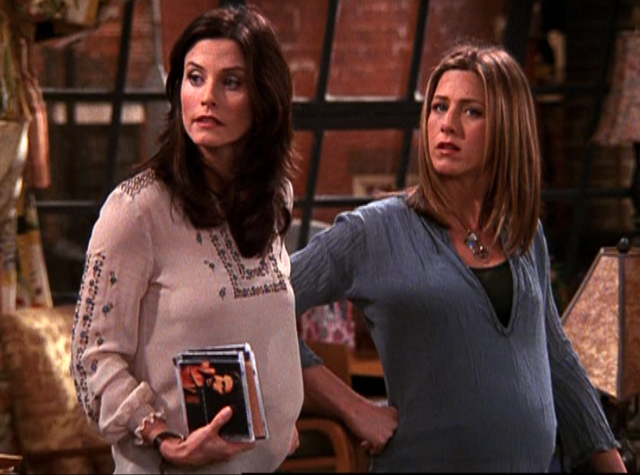 File:Monica & Rachel (8x17).png