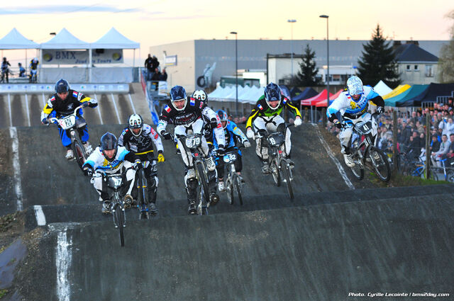 Fichier:Joue-les-tours-cdf-2013-elite2-d1-big.jpg