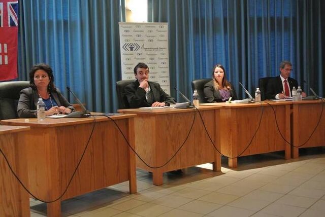 Fichier:Débat à Alexandria.jpg