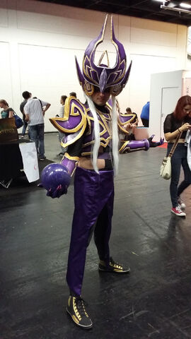Fichier:Gamescom-2016-Cosplay-1.jpg
