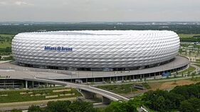 350px-Allianz-Arena-München