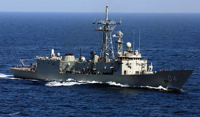 File:HMAS Darwin F-04.jpg