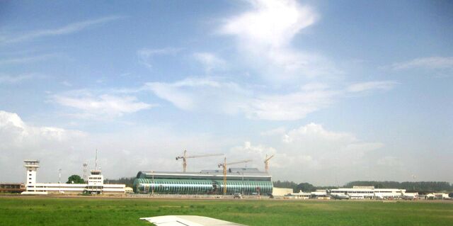 File:Aeroport Maya-Maya.jpg
