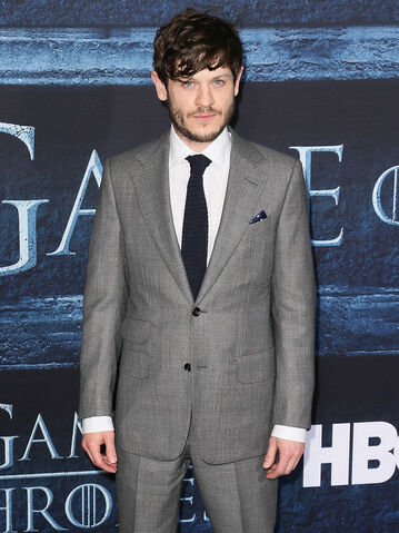 Datei:Iwan Rheon Profil.jpg