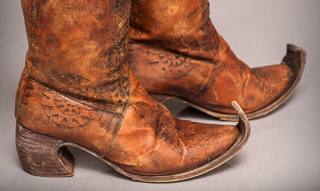 File:Sand Snake boots.jpg