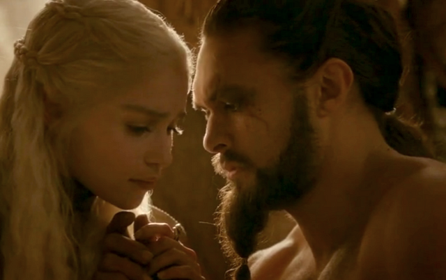 File:Daenerys and Drogo 2x10.png