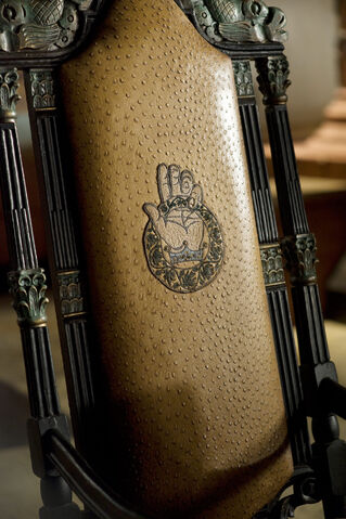 File:Hands-chair.jpg