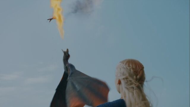 File:Drogo fire with fish S3 Ep1.jpg