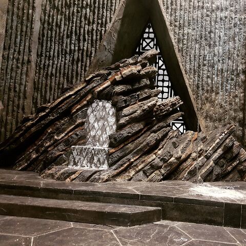 File:Dragonstone--Throne.jpg