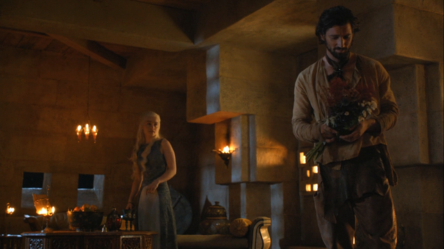 File:Daario visits daenerys.png