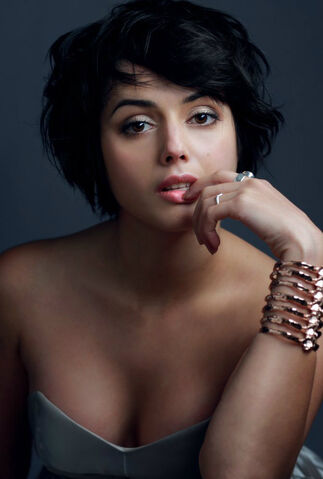 File:Amrita-Acharia-200.jpg