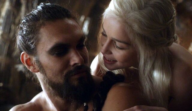 File:Drogo Dany Season 1.jpg