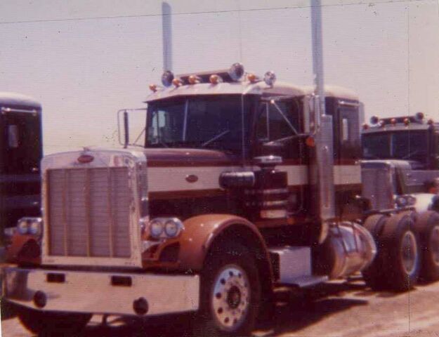File:Gandoler tnewark75-vi.jpg