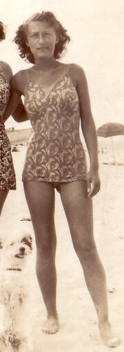 Selma Louise Freudenberg (1921-2009) in Point Pleasant, New Jersey in 1939