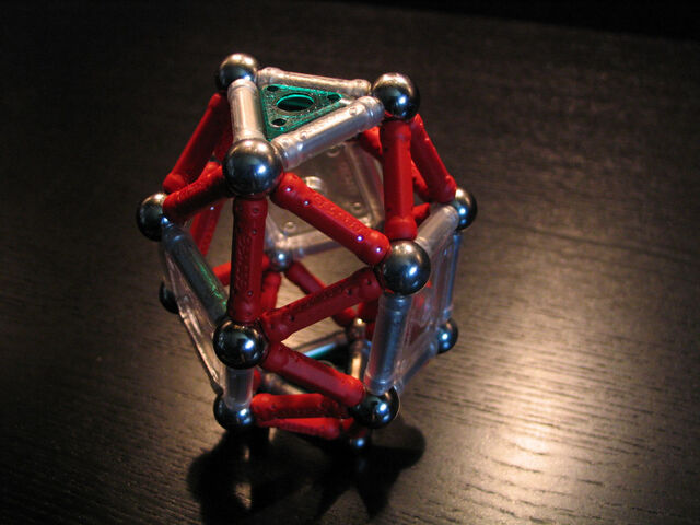 File:Snub exp triangular prism.jpg