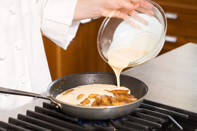 File:Germanapplepancake-1of3.jpg