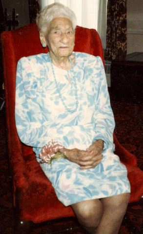 File:Louise Bossong.png