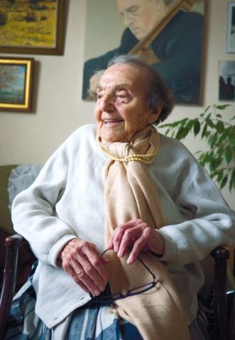 File:Alice Herz Sommer as centenarian2.jpg