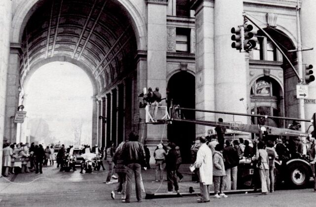 File:NewYorkCityHall02MGBp159.jpg