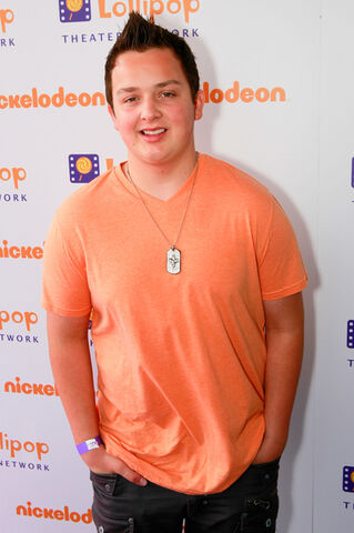 File:Noah Munck looking awesome.jpg