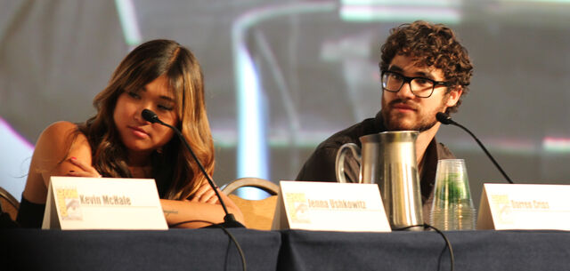 File:Glee panel-18.jpg