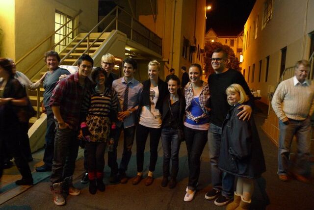 File:With the glee cast..jpg