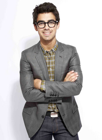 File:Joe-jonas-glasses.jpg