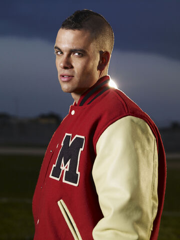 File:Puck-glee-7539844-1538-2048.jpg