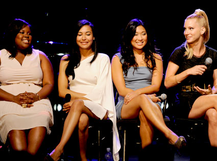 File:Gleegirls2.jpg