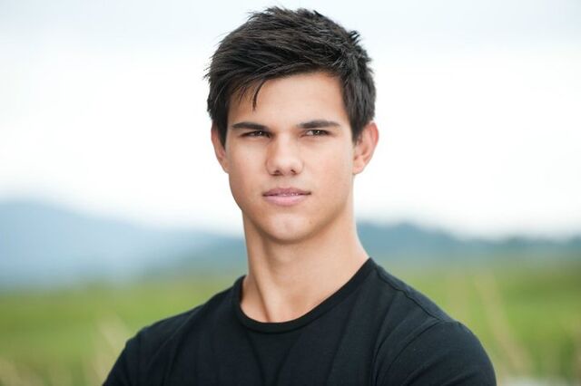 File:Drew Bell.jpeg