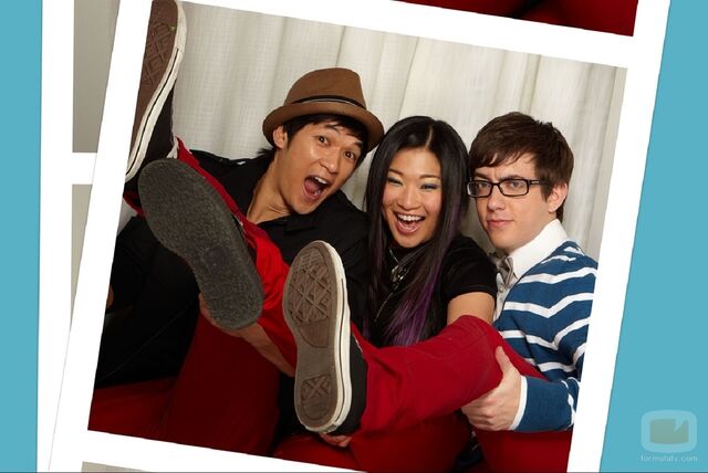 File:17744 harry-shum-jr-jenna-ushkowitz-y-kevin-mchale.jpg