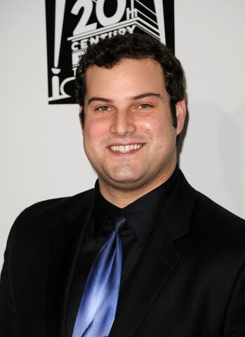 File:Max+Adler+Fox+Golden+Globe+Awards+Party+Arrivals+WrASK0T1oOTl.jpg