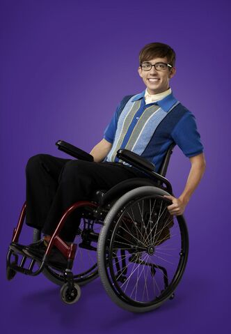 File:Artie Glee 4.jpg