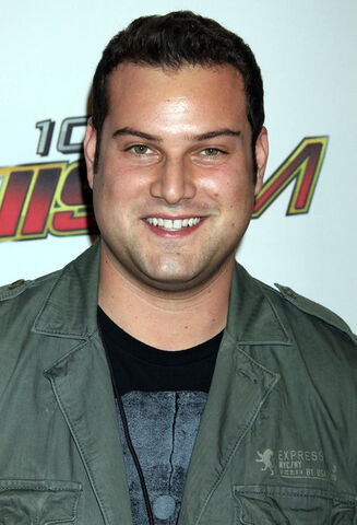 File:Max+Adler+KIIS+FM+2011+Wango+Tango+Concert+Iku5Xtg-kN2l.jpg