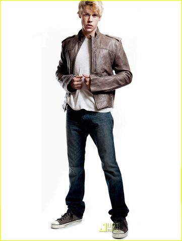 File:Chord-Overstreet-glee-17151690-921-1222.jpg