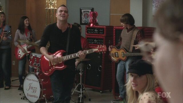 File:Fat Bottomed Girl Glee.jpg