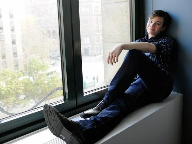 File:Chris-Colfer-kurt-hummel-gleek-10185651-1040-783.jpg